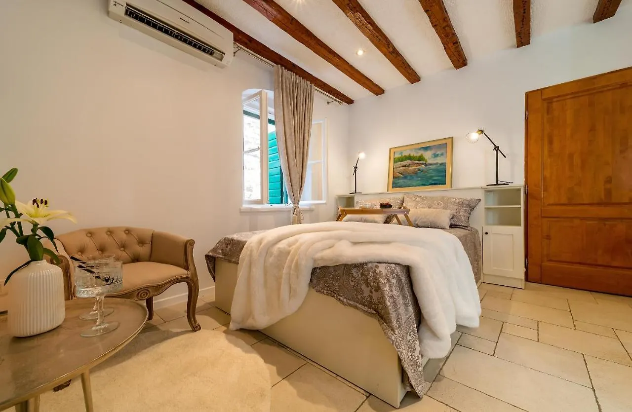 Charming Old Town Apartment Pjaca ספליט