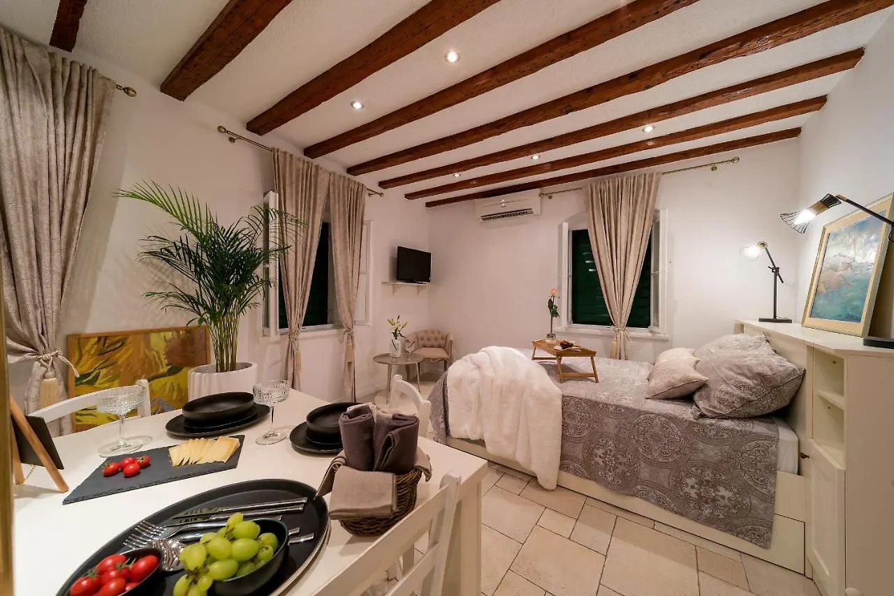 Charming Old Town Apartment Pjaca ספליט