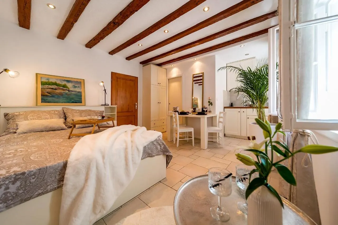 Charming Old Town Apartment Pjaca ספליט